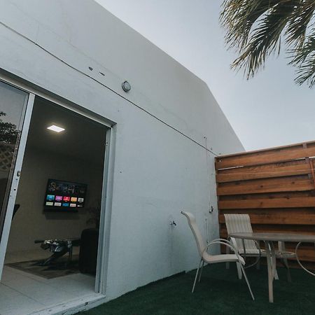 Buddha Studios Aruba Palm Beach Esterno foto